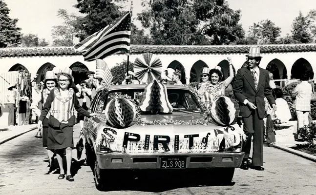The Mount community celebrates the nation's bicentennial in 1976.
