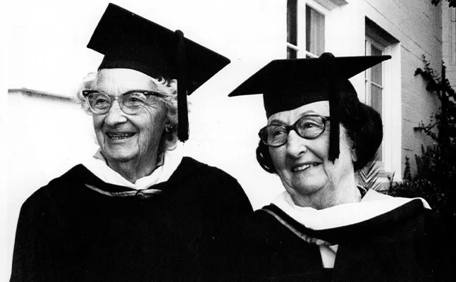 Alumnae from the Class of 1934 celebrating their becoming Golden Graduates in 1984.