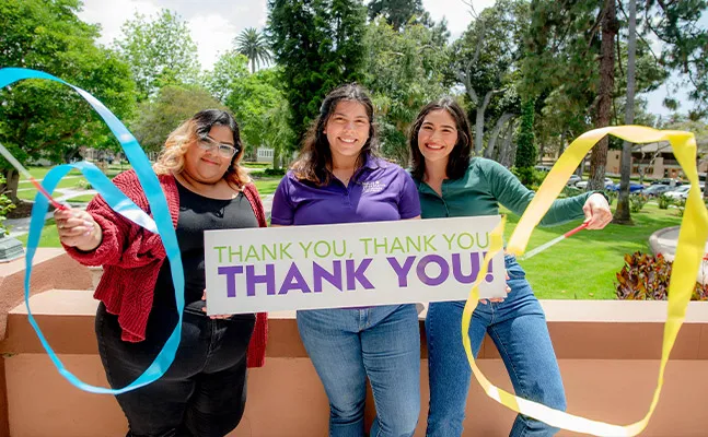 Students express thanks to all scholarship donors for making it possible for so many students to study at the Mount. In the middle is the 2022 recipient of the Unstoppable Scholar award, Alicia Mercado.