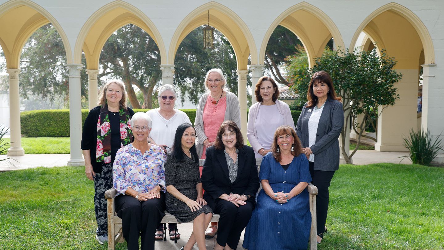 ÿ�մ������ Class of 1974 alumnae gather in the iconic arches of the Chalon Campus during Homecoming 2024. Celebrating their 50-year reunion, they were proudly inducted into the Golden Graduate Society, honoring their lasting connection to the Mount community.