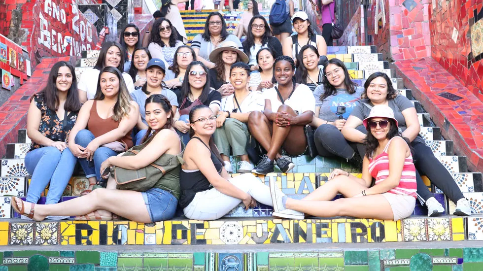 Honors program scholars and alums on the Escadaria Selaron in Rio de Janeiro, Brazil.