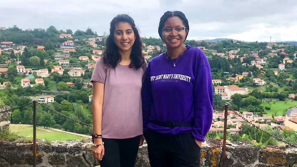 Daisy Cruz '20 and Caitlyn Keeve '20 in Le Puy, France.