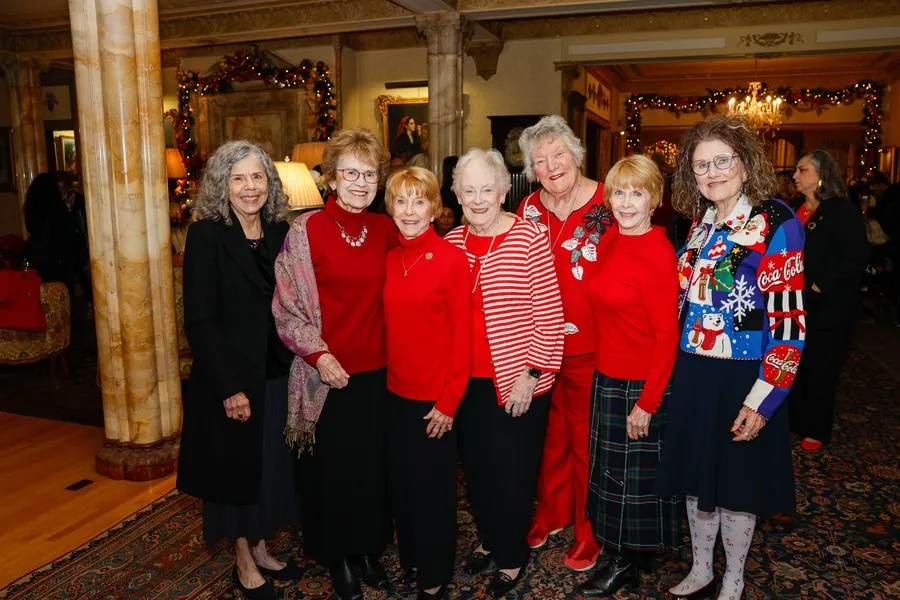 Left to right: Heritage Society members Roberta Allen '64, Mount Saint Mary's President Emerita Jacqueline Powers Doud, Mickey Leahy Payne '64, Sharon Leahy '60, Barbara Buckman '63, Peggy Leahy Starr '64, and Betsy Azariah '66 at the Doheny Mansion..