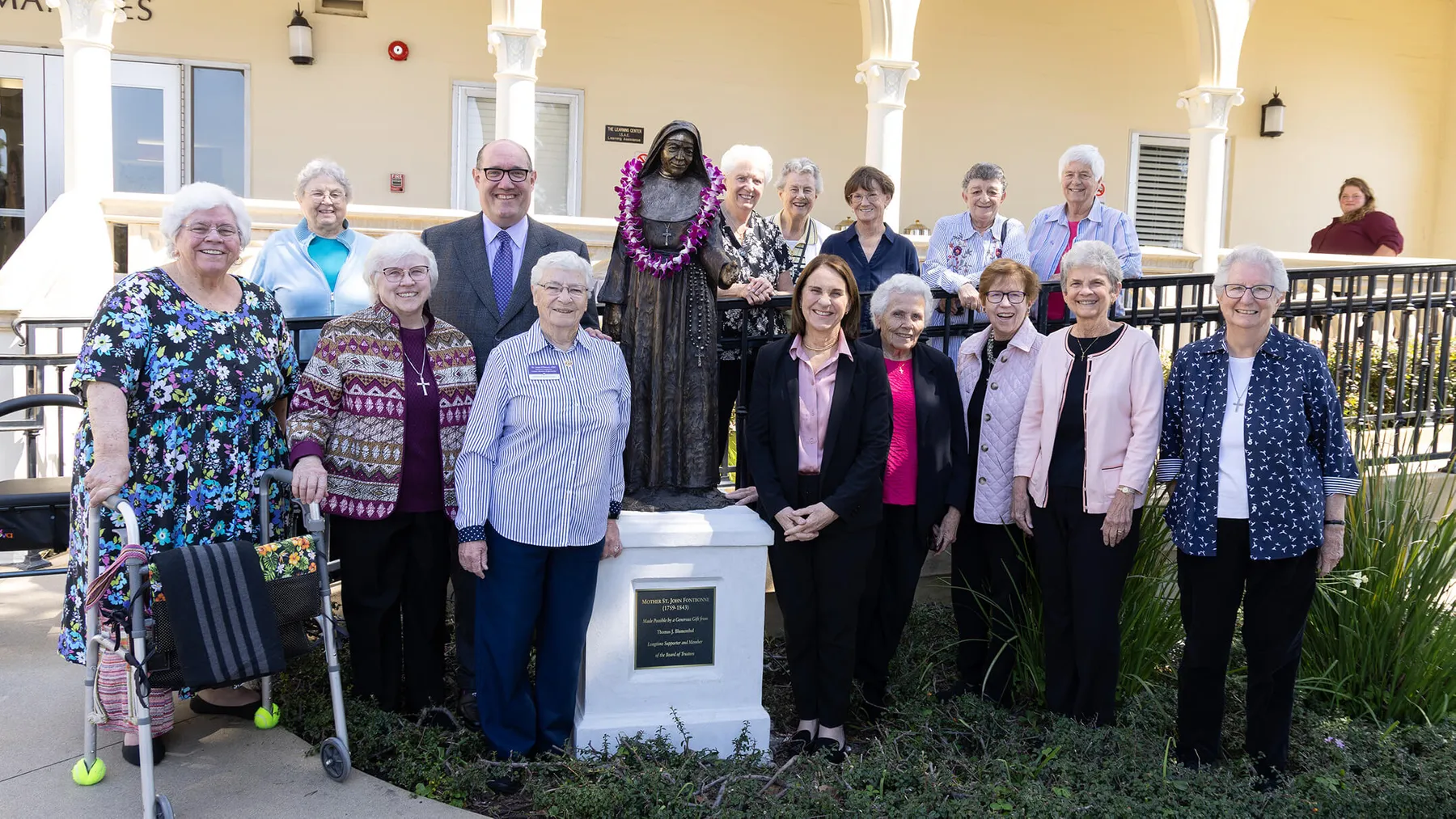 Some CSJ’s attended the momentous unveiling ceremony, along with Tom Blumenthal, ������ý Chair of the Board of Trustees, who commissioned the creation of the statue.
