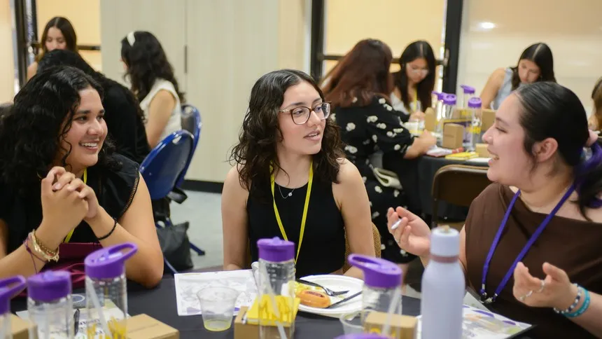 Students connect and share ideas during the Fall 2025 MOUNTleads Summit, a day dedicated to building leadership skills and community.