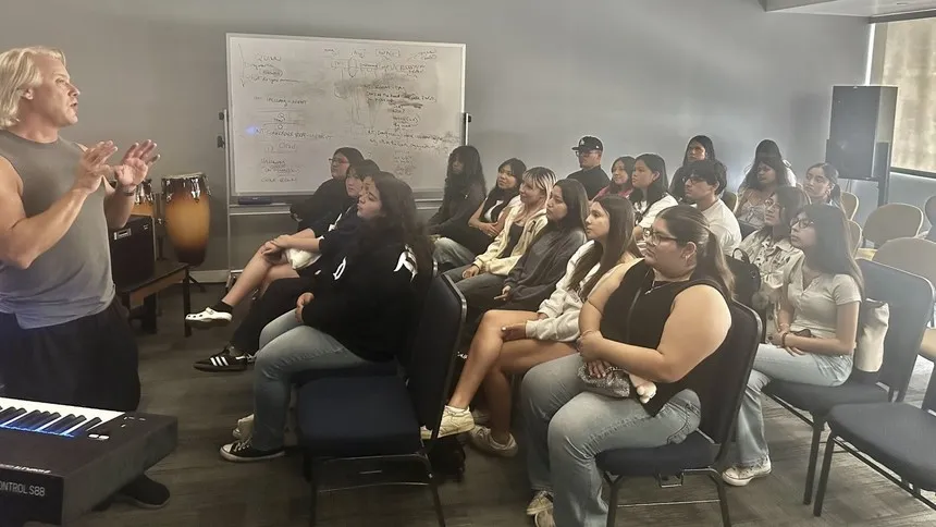 Incoming students got their first glimpse of the ������ý Hollywood Studio during a special visit.