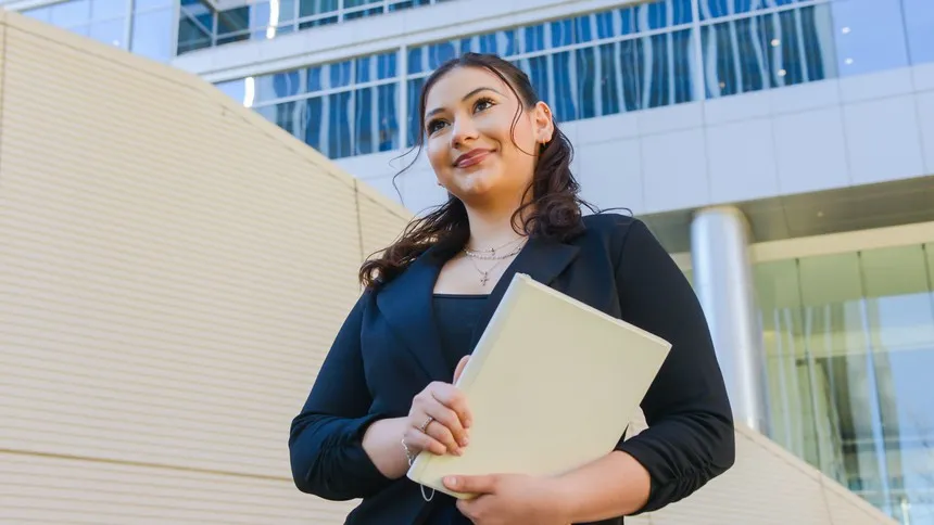 Sophia Brantley ’27, a political science major with minors in pre-law and marketing and communications, plans to pursue law school and a career in public service.