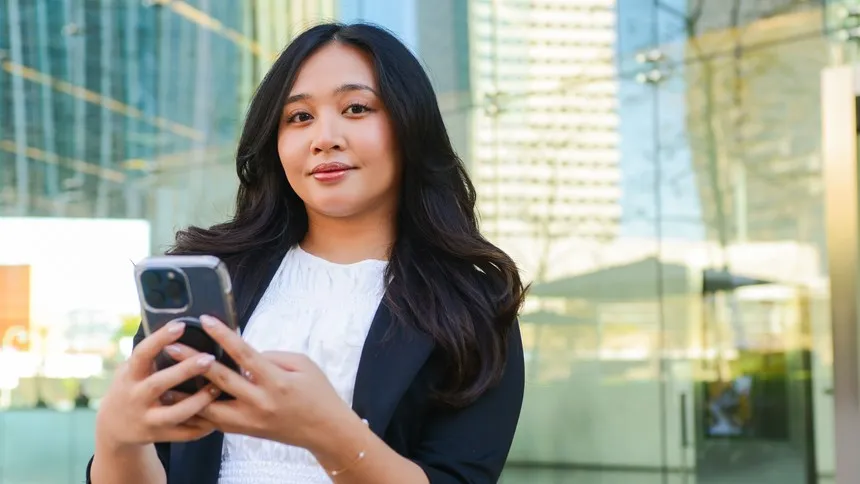 Stephanie Ahorro ’26 leads the Student Government Association with intention and readiness, modeling a leadership style rooted in preparation, accountability, and support for her peers.