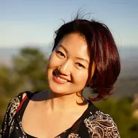 Angela Han Headshot