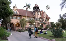 Students in front of the Doheny Mansion