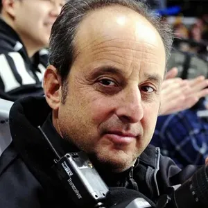 Andrew Bernstein Headshot