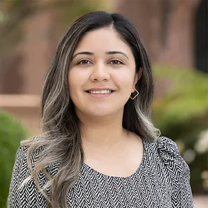 Esther Diiaz Headshot