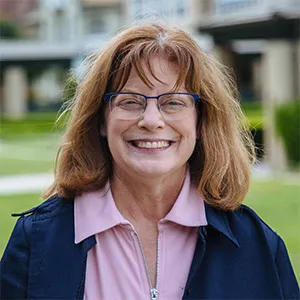 Laurie Wright Garry Headshot