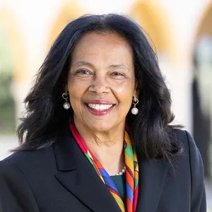 Linda McMurdock headshot