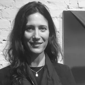 Mara De Luca Headshot