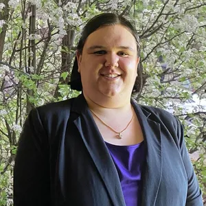 Melanie Sava headshot