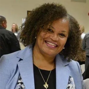 Tori Canillas-Dufau headshot