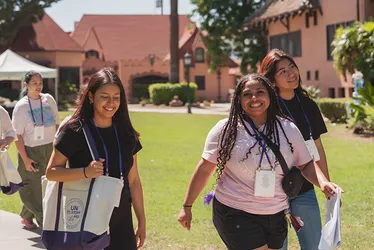Students following an orientation leader at New Student Orientation on doheny campus