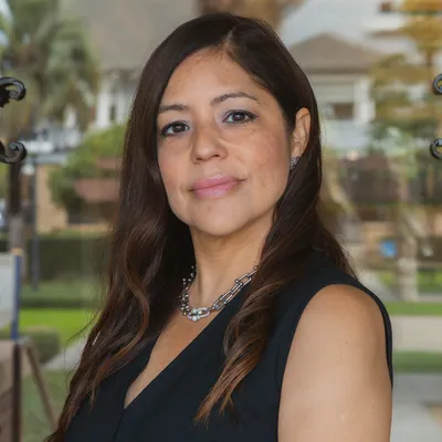 Grace Rocha headshot