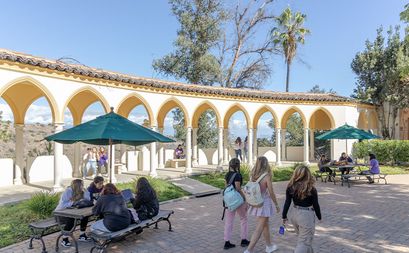 Students walking through the Circle at Chalon