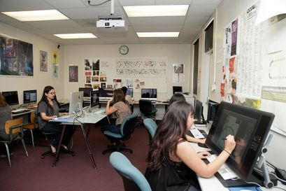 Computer Lab classroom for art students