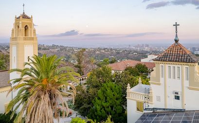 An aerial shot of the roof tops and bell tower of ÿ�մ������'s Chalon campus