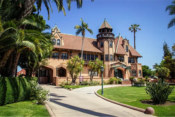 External view of the doheny mansion