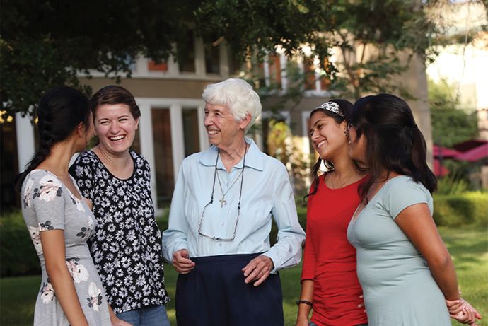 91ɬ�� students chatting and laughing with CSJ Sister