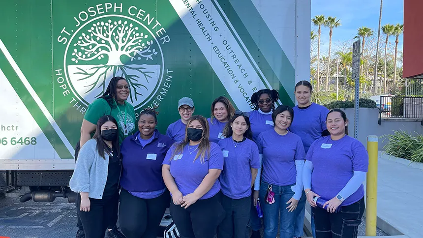 A group of ������ý volunteers